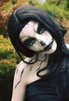 45+ Horrifying Halloween Makeup Ideas for Women - HubPages Creepy Make Up, Zombie Outfit, Demon Makeup, Goth Party, Holloween Makeup, Horror Make-up, Creepy Halloween Makeup, Halloween Makeup Pretty, Cool Halloween Makeup