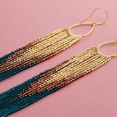 Fringe Light, Seed Bead Tutorials, Ombre Earrings, Gold Bead Earrings, Beaded Fringe Earrings, Beaded Earrings Diy, Seed Bead Tutorial, Long Fringe, Beaded Earrings Patterns