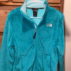 North Face Fleece Jacket - Women’s Size Small. Never Worn. Turquoise Color. Turquoise Long Sleeve Winter Outerwear, Turquoise Long Sleeve Outerwear For Winter, Casual Turquoise Winter Outerwear, Fitted Turquoise Outerwear For Winter, Coats North Face, North Face Coat, North Face Fleece Jacket, North Face Fleece, The North Face Jackets