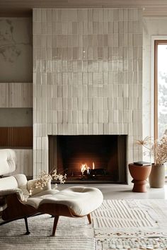 Elevate Your Space with Floor to Ceiling Fireplace Tile Ideas Organic Modern Fireplace Tile, Floor To Ceiling Tiled Fireplace, Fireplace Wall Tile Floor To Ceiling, Tile Fireplace Floor To Ceiling, Fireplace Design Tile, Stacked Tile Fireplace, Grey Tile Fireplace, Fireplace Wall Ideas Tile, Floor To Ceiling Tile Fireplace