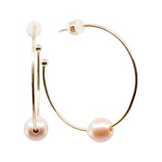 Staples of class and sophistication, our Alley round hoop earrings are beautiful in every light. Decked with a white freshwater pearl that complements your every look, you'll be gleaming like the sun all day long. Each piece of jewelry created by The Freshwater Pearl Company features genuine freshwater cultured pearls. Our collections are proudly designed in Palm Springs and distributed in the U.S. from our San Diego studio for a touch of California coastal style. Pearl Type Freshwater Pearl Siz Elegant Open Circle Hoop Earrings Gift, Modern Round Pearl Earrings With Pearl Charm, Elegant Open Circle Earrings With Ear Wire, Small Hoop Pearl Earrings, Small Hoop Earrings With Pearl Charm, Modern Hoop Jewelry With Pearl Charm, Everyday Round Pearl Earrings With Ear Wire, Rose Gold Pearl Round Earrings, Classic Pearl Hoop Jewelry