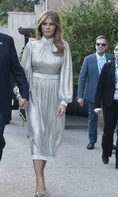 Vogue Couture, Greek Theatre, Silver Blouse, Billowy Sleeves, Shimmery Dress, Gabbana Dress, Outfits Woman, Estilo Real, Dolce Gabbana Dress