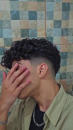 Boys Haircuts Curly Hair, Hai Tattoo, Hair Types Men, Fade Haircut Curly Hair, Men's Curly Hairstyles, Male Haircuts Curly, Curly Hair Fade, Mens Haircuts Short Hair, Trendy Mens Haircuts