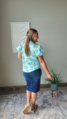 The Blue Floral Puff Sleeve Top is the perfect combination of cute and feminine. With its turquoise blue and white floral design and puff sleeves, it adds a touch of elegance to any outfit. Whether for work, a date night, or special events, this blouse effortlessly dresses up your look. The Fit of This Boutique Summer Blouse: Shown of a typical Small wearing the Small. See HOW TO MEASURE Here. Flat Across Measurements in Inches Size: Chest Across Waist Across Length Small 19.5 20 25.5 Medium 20. Summer Skirt Outfits, Floral Puff Sleeve Top, Casual Mom Style, Skirt Outfits Summer, Style For Spring, Classy Closets, White Floral Design, Outfits Modest, Modest Skirts