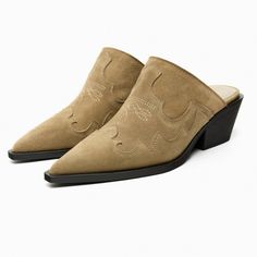 Nwt Brown Suede Pointed Toe Cowboy Mules, 9 Brand New Zara Heeled Suede Cowboy Mules In Brown, 9 Suede Cowboy Mules (2.4in/ 6cm Heel Height) W/Pointed-Toe & Detailed Vamp 100% Cow Leather W/ 100% Goat Leather Lining & Mixture Of Goat (93%) & Cow Leather (7%) Thanks For Looking!!! Zara Mules, Pink Kitten Heels, Tan Mules, Fur Mules, Ss 2024, Zara Heels, Satin Heels, Western Boot, Leather Clogs