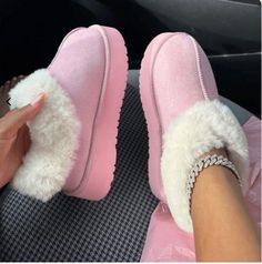 Cute Fluffy Shoes, Cute Shoes Uggs, Cute Shoes For Winter, Fuzzy Shoes Outfit, Shoe Game Women, Soft Girl Shoes, Things For Teens, Uggs Pink, Fuzzy Shoes