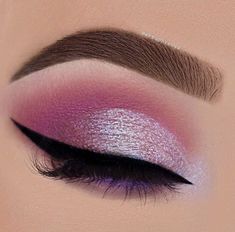 Machiaj Smokey Eyes, Pink Eyeshadow Look, 50 Makeup, Makeup Drawing, Pink Eye Makeup, Dip Brow, Make Up Inspiration, Glitter Eye Makeup