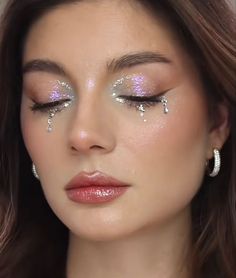 Iridescent Make Up, Glitter Party Makeup, Sparkling Makeup, Cowgirl Makeup, Iridescent Makeup, Holographic Makeup, Concert Makeup, Sparkly Makeup, Rhinestone Makeup