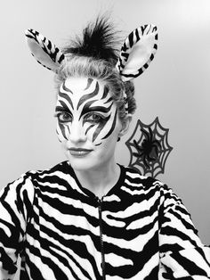 Safari Fancy Dress, Zebra Halloween Costume, Zebra Makeup, Zebra Costume, Lion King Costume, Lion King Musical, Purim Costumes, Animal Makeup