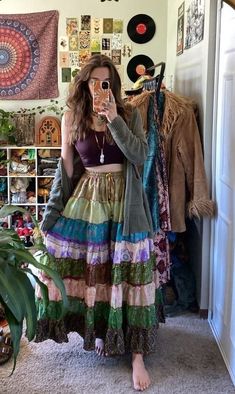 Earthy Mom Style, Forager Aesthetic Outfits, Hippy Style Outfits, Fairytale Aesthetic Outfits, Grunge Hippie Aesthetic Outfit, Flowy Summer Outfits, Classy Outfits Fall, Winter Hippie Outfits, Boho Hippie Aesthetic