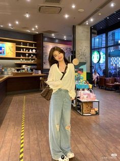 Korean Petite Outfits, South Korean Fashion Street Styles, Cute Korean Style Outfits, Korean Chic Outfits, Pastel Color Outfit, Aesthetic Korean Outfits, Crocs Outfit, Ootd Korean