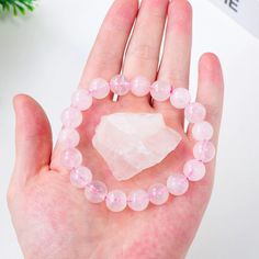 ¡El regalo perfecto para deshacerse de las malas vibras y garantizar que SÓLO se permitan las buenas vibras!

 Use los cristales, colóquelos alrededor de su espacio y asegúrese de usar las varillas de limpieza para limpiar su hogar y sus cristales.

 Este conjunto incluye:



 1 pulsera de cristal

 1 punta de cristal

 1 cristal en bruto

 Palo de salvia

 Palo de palo santo

 Barra de selenita

 Caja de regalo de madera




 Cristales disponibles:




 Amatista


 Cuarzo rosa





 Detalles Healing Rose Quartz Jewelry, Holistic Rose Quartz Jewelry For Healing, Rose Quartz Round Crystal Bracelet Gift, Holistic Rose Quartz Jewelry For Gifts, Rose Quartz 8mm Beads Jewelry Gift, Rose Quartz 8mm Bead Jewelry As Gift, Hypoallergenic Rose Quartz Jewelry Gift, Spiritual Rose Quartz Crystals, Hypoallergenic Rose Quartz Spiritual Jewelry