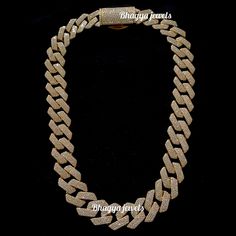 925 Silver Diamond Cuban Link Chain Cuban chain, hip hop chain, hip hop jewelry, VVS , real gold, gold plated chain, gifts for him ➤ 𝐓𝐲𝐩𝐞: Moissanite Diamond Cuban Link Chain ➤ 𝐂𝐚𝐫𝐚𝐭 𝐰𝐞𝐢𝐠𝐡𝐭:- 25.86 - 44.32 Tcw ➤ 𝐃𝐢𝐚𝐦𝐨𝐧𝐝 𝐒𝐡𝐚𝐩𝐞:- Round ➤ 𝐃𝐢𝐚𝐦𝐨𝐧𝐝 𝐂𝐨𝐥𝐨𝐫: DEF ➤ 𝐂𝐥𝐚𝐫𝐢𝐭𝐲: VVS ➤ 𝐏𝐨𝐥𝐢𝐬𝐡: Excellent  ➤ 𝐒𝐲𝐦𝐦𝐞𝐭𝐫𝐲: Excellent ➤ 𝐇𝐚𝐫𝐝𝐧𝐞𝐬𝐬: 9/10 ➤ 𝐃𝐢𝐚𝐦𝐨𝐧𝐝 𝐓𝐞𝐬𝐭𝐞𝐫 𝐏𝐚𝐬𝐬 : Yes ➤ 𝐌𝐞𝐭𝐚𝐥 𝐓𝐲𝐩𝐞: 925 Sterling Silver ➤ 𝐌𝐞𝐭𝐚𝐥 ? Gold Cuban Link Necklace For Streetwear, Gold Cuban Link Necklace With Curb Chain For Streetwear, Gold Rope Chain Jewelry For Streetwear, Gold Rope Chain Jewelry, Gold Cuban Link Jewelry For Streetwear, Gold Chain Link Jewelry For Streetwear, Gold Figaro Chain Jewelry For Streetwear, Gold Link Jewelry For Streetwear, Gold Chain Link Necklace For Streetwear