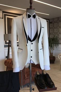 Wedding Suits For Groom, Lapel Wedding, Prom Men, Prom For Guys, Prom Suits For Men, Wedding Suits Groom, White Tuxedo, Prom Suits, Tuxedo Suit