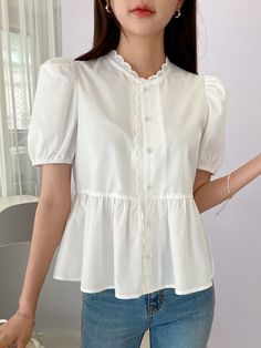 Puffed Sleeves Blouse, Peplum Blouse, Plain Tops, Casual Style Outfits, Cute Tops, Fashion Sewing, Minimal Fashion, Peplum Top, Puff Sleeve