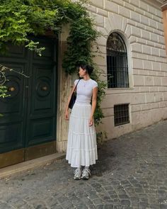 🌸FORCE SPRING🌸 15|09 White Tiered Skirt Outfit, Tiered Maxi Skirt Outfit, Tiered Skirt Outfit, White Maxi Skirt Outfit, Maxi Skirt Outfit Summer, White Linen Outfit, Long Skirt Dress, White Skirt Outfits, Linen Outfit