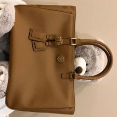 Tory Burch Tote One Zip Pocket To Keep Your Important Items Two Open Top Pockets To Have Your Phone Or Key Pouch. Brand New! Tory Burch Tote, Key Pouch, Tory Burch Bags, Tory Burch Bag, Michael Kors Hamilton, Open Top, Womens Tote Bags, Tory Burch, Zip Pockets