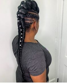 Mohawk Braid Hairstyles For Black Women, Edgy Natural Hairstyles Black Women, Mohawk Ponytail Black Women, Mohawk Hairstyles For Black Women Braids, Mohawks For Black Women, Black Women Mohawk Hairstyles, Braided Mohawk For Black Women, Mohawk Braid For Black Women, Costume Hairstyles