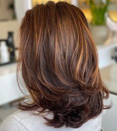 Med Length Hairstyles, Thick Bob Haircut, Layered Ends, Angled Hair, Womens Haircuts Medium, Haircuts For Medium Length Hair, Ash Blonde Balayage, Medium Brown Hair