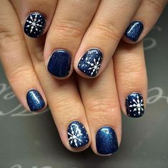 Blue Frost Nails, Navy Nails With Snowflake, Navy Blue Snowflake Nails, Navy Snowflake Nails, Navy Christmas Nails, Dark Blue Christmas Nails, Winter Sparkle Nails, Blue Christmas Nails, Blue And Silver Nails