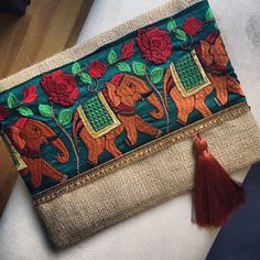 Elefante embrague Bohemia Boho bolso moda bolso bolso para Bohemian Embroidered Pouch For Party, Bohemian Clutch With Handwork, Handmade Pouch Clutch For Festivals, Bohemian Clutch With Handwork As A Gift, Bohemian Embroidered Rectangular Clutch, Bohemian Embroidered Clutch For Festive Occasions, Bohemian Rectangular Party Pouch, Bohemian Pouch Clutch For Festive Occasions, Handmade Beige Bags For Festive Occasions