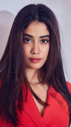 Janvi Kapoor, Khushi Kapoor, Jhanvi Kapoor, Actress Hairstyles, Janhvi Kapoor, Actress Without Makeup, Beautiful Smile, Desi Beauty, Long Hair