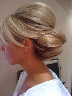 Hairstyles for Medium Length Hair Bridesmaids Hairstyles, Sanggul Modern, Wedding Entourage, Diy Wedding Hair, Hairstyles Updo, Hair Up Styles, Wedding Hairstyle