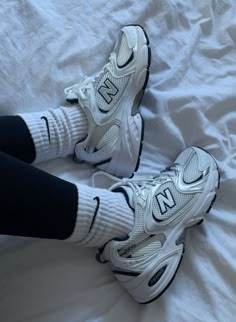 Sneaker Inspo Women, Cool Shoes Aesthetic, Girl Shoes Aesthetic, Best Shoes For Girls, Newbalance530 Outfit, New Balance Shoes 530, New Balance Shoes Women's Outfit, Nb 530 Outfit, Shoe Inspo Aesthetic