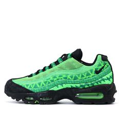 Inspired by the human body, Air Max 95 moves with strength and fluidity. Other details include spine, graduated panels and lace loops. \n Green Running Sneakers With Rubber Waffle Outsoles, Green Running Shoes With Boost Midsole For Streetwear, Streetwear Green Running Shoes With Boost Midsole, Functional Green Custom Sneakers For Streetwear, Green Functional Custom Sneakers For Streetwear, Functional Green Custom Sneakers With Boost Midsole, Green Sporty Basketball Shoes With Translucent Outsole, Sporty Green Basketball Shoes With Translucent Outsole, Dynamic Green Custom Sneakers For Running