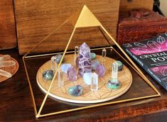 Copper Pyramid, Ideas For Bathroom, Crystal Altar, Crystal Garden, Crystal Guide, Crystal Grids, Spiritual Crystals