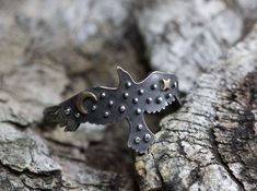 I've created this  beautiful Moon Phase Raven Ring from solid sterling silver and a bit of bronze.  The raven is 26x14mm.  The band is the solid sterling full moon floral band, 3.2mm wide. Any size.   Gift boxed with bow. Note: Other patterned bands may be substituted upon request. Crow Ring, Raven Ring, Moon Phase Ring, Celestial Ring, Plain Bands, Beautiful Moon, Moon Phases, Full Moon, Rings Statement