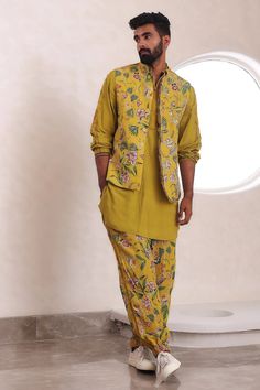 Printed BandiFrom Mahima Mahajan's Fida collection. DELIVERY TIMEPlease allow 6-8 weeks for your outfit to arrive. FABRIC DETAILSMoss Crepe Professional cleaning only. Professional Cleaning, Kurta Set, Garment Bags, Blouse Styles, Custom Sizing, Dry Clean, Yellow, Fabric, Color