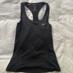 Athletic Nike Running Tank Tank Tops Athletic, Sporty Tank Top, Track Clothes, Track Essentials, Hiking List, Running Fits, Athletic Wear Womens, Casual Country Outfits, Sleepaway Camp