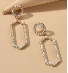 These soft, dazzling, feminine rhinestone dangle earrings, will definitely make a fashion statement. Cercei Din Lut Polimeric, Inexpensive Jewelry, Fancy Earrings, Fancy Jewellery, Party Earrings, Gold Rhinestone, Girly Jewelry, Engagement Jewelry, Stylish Jewelry