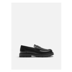 Dress loafers. Leather upper. Saddle detail at instep. Chunky soles. Penny Loafers Men, Joggers Shoes, Dress Loafers, Zara Leather, Zara Dress, Cardigan Sweater Dress, Penny Loafers, Shoes Trainers, Trouser Jeans