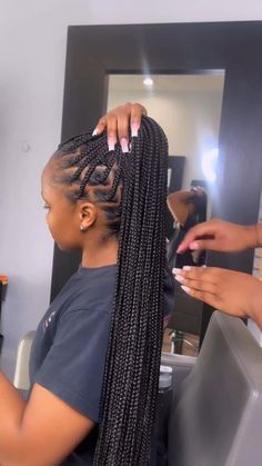 Med Knotless Box Braids Long, Boneless Knotless Braids, Grosse Braids, Braiding Salon Ideas, Medium Braids For Black Women, Notlessbox Braids Styles Long, 2024 Braids For Black Women, Plaits Box Braids, Cornrow Styles For Black Women