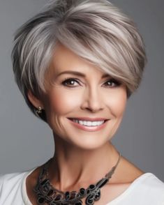 Top 28 Short Haircuts for Women Over 60 in 2024 - Trendy Styles - divagaze.com Short Layered Haircuts For Fine Hair, Pageboy Haircut Women, Short Stacked Wedge Haircut, Pageboy Haircut, Haircuts For Women Over 40, Spring Haircuts, Sassy Haircuts, Choppy Bob Haircuts, Short Hair Images