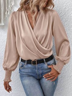 Top Inspiration, Satin Design, Winter Blouses, Lantern Sleeved Blouses, Straight Clothes, Draped Blouse, Estilo Chic, Elegant Blouses, Solid Color Shirt