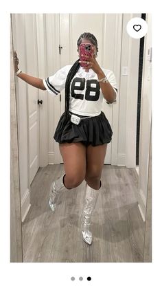 Shein Jersey Outfit, Birthday Jersey Ideas, College Jersey Outfit, Oversized Jersey Outfit Black Women, Jersey Outfit Women Aesthetic, Custom Jersey Outfit, Jersey Party Outfit, Jersey Outfit Black Women, Atl Fits