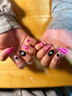 8 Ball Nails Pink, Nail Ideas 8 Ball, Non Basic Nails, Pink 8 Ball Nails, Cute Designs Nails, Nail Inspo 8 Ball, Cute Nails Design Ideas, Magic 8 Ball Nails, Cool Design Nails