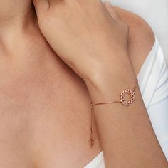 18 kt rose gold vermeil crown of thorns bracelet set in adjustable slider chain Mini Studs, Crown Of Thorns, Meaningful Jewelry, Cross Jewelry, Silver Roses, Chain Pendants, Silver Rose Gold, Gold Plated Jewelry, Jewelry Plate