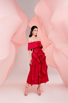 The open-shoulder red long dress, upgraded with a ruffle technique, is delicately arranged on the flared skirt to create a unique effect with stylized shoulder parts. Product Details - Product type: Midi Dress- Material: Taffeta Silk- Open shoulder - Folded slit flap on the chest- Diagonal ruffle lines- Not include brooch- Back zipper- Length: 120cm Size & Fit - Model wears size: S- Model measurement: 170cm, 86-62-88 Care Instruction - Hand wash with cold water- Highly reactive to chemical agent Red Long Dress, Filipiniana Dress, Mean Blvd, Tv Show Outfits, Long Red Dress, Wedding Attire Guest, Off Shoulder Fashion, Silk Midi Dress, Flared Skirt