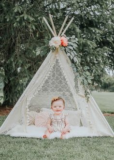 Lace Teepee Photoshoot, Boho Teepee Photoshoot, Teepee Tent Decorations, Teepee Decor Ideas, Teepee Photo Shoot, Teepee Photoshoot, Boho Cake Smash, Birthday Tent, Girls Teepee