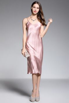 Shop affordable sheath v-neck tea-length rose pink silk evening dress online. Occasion dresses with free shipping. Bridal Dressing Gown, Satin Gowns, Silk Evening Dress, Satin Fashion, Silk Satin Dress, Evening Dresses Online, Fashion Office, Silk Outfit, Silk Dress Long