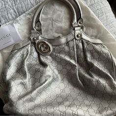 Vintage Silver Gucci Bag Made In Italy Some Spots On Interior Cloth Some Wear On One Corner Edge Overall On Great Condition A Beautiful Bag Vintage Gucci Bag, Gucci Vintage Bag, Bags Vintage, Gucci Bags, Beautiful Bags, Vintage Gucci, Vintage Silver, Gucci Bag, Bag Making