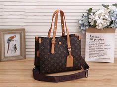 Bags with the best quality and the most reasonable prices for you. Holiday Bag, Designer Bags, Types Of Fashion Styles, Michael Kors Monogram, Louis Vuitton Monogram, Style Icons, Timeless Fashion, Clutch Bag, Bags Designer