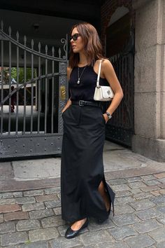 Maxi Skirt Summer Outfit, Tank Tops Outfit, Black Maxi Skirt Outfit, Maxi Skirt Summer, Summer Outfits Black Woman, Summer Outfits Black, Column Skirt, Maxi Skirt Outfits