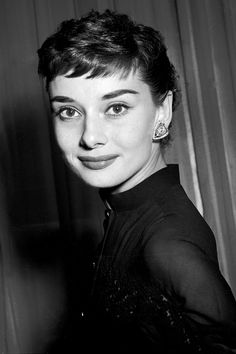 Hair, Face, Facial expression, Eyebrow, Hairstyle, Beauty, Head, Black-and-white, Forehead, Lip, Vintage Short Hair, Audrey Hepburn Pixie, Audrey Hepburn Hair, 1950s Hairstyles, Audrey Hepburn Photos, Hair Pics, 50s Hairstyles, Audrey Hepburn Style, Hepburn Style