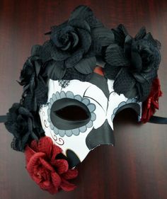 Day Of The Dead Party, Makeup At Home, Mascaras Halloween, Dry Shampoo Hairstyles, Half Mask, Masks Art, Masks Masquerade