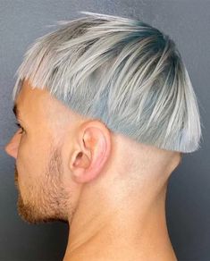 32+ Stylish Modern Bowl Cut Hairstyles for Men - Men's Hairstyle Tips Modern Bowl Cut, Jarhead Haircut, Marine Haircut, Disconnected Haircut, Short Comb Over, Teen Haircuts, Haircuts For Girls